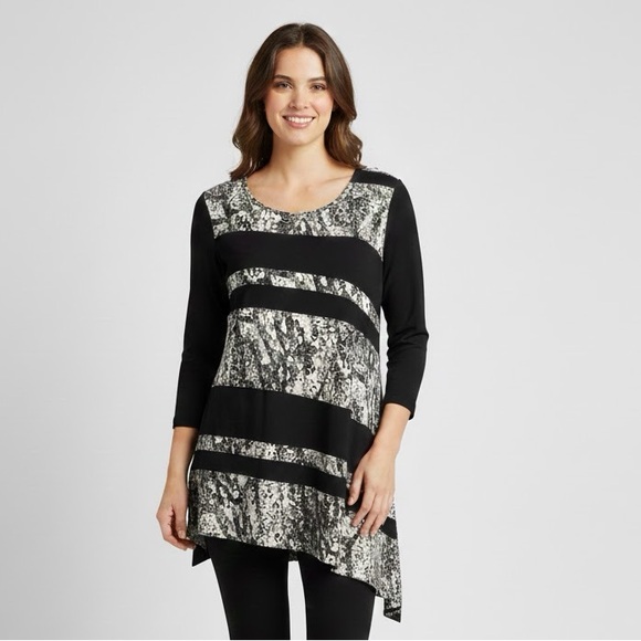 NWOT Black/Cream Top with Asymmetric Hem - Picture 2 of 15